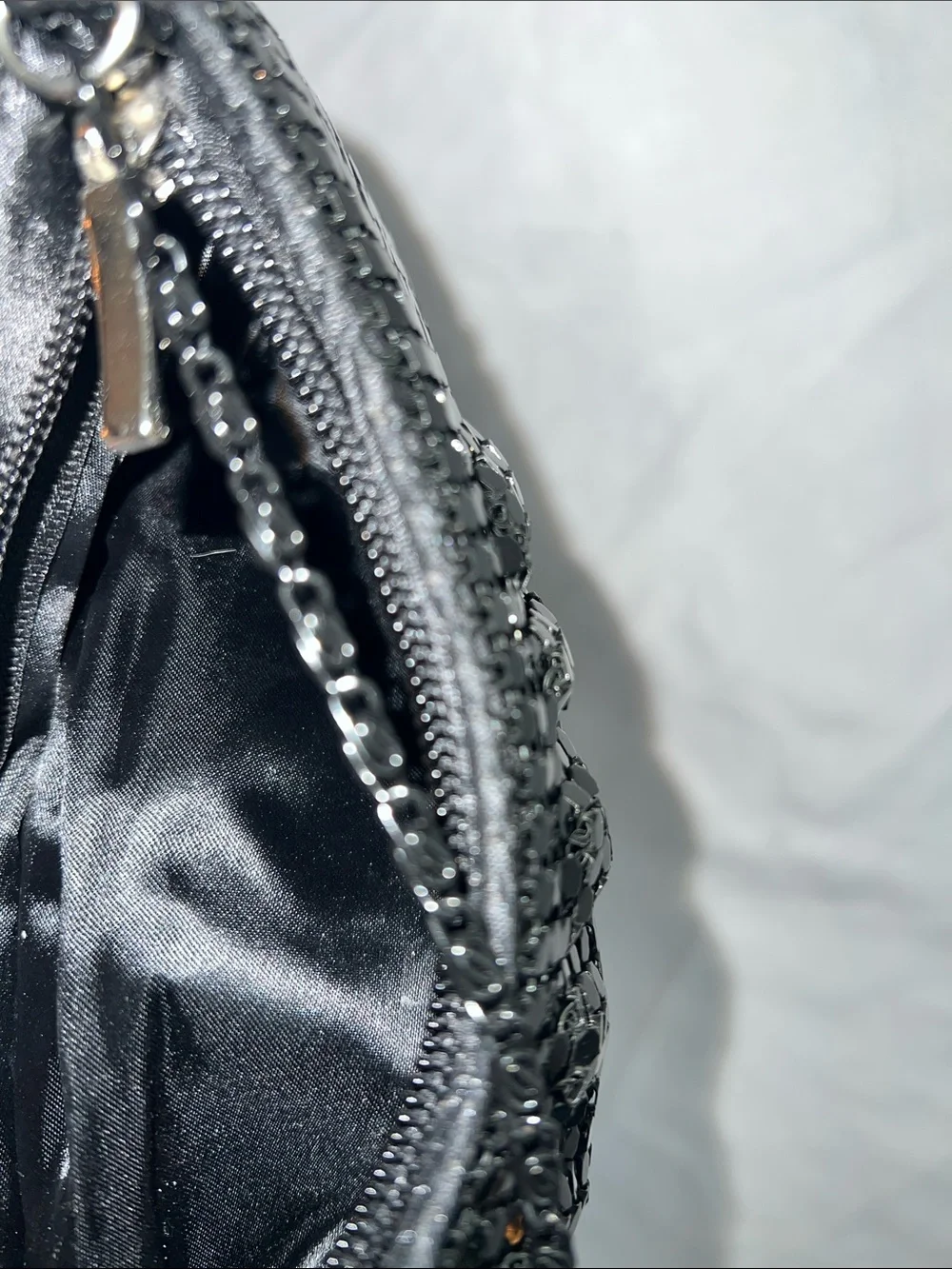 Source Unknown Vintage Black Sequin Chain-Handle Wristlet Clutch